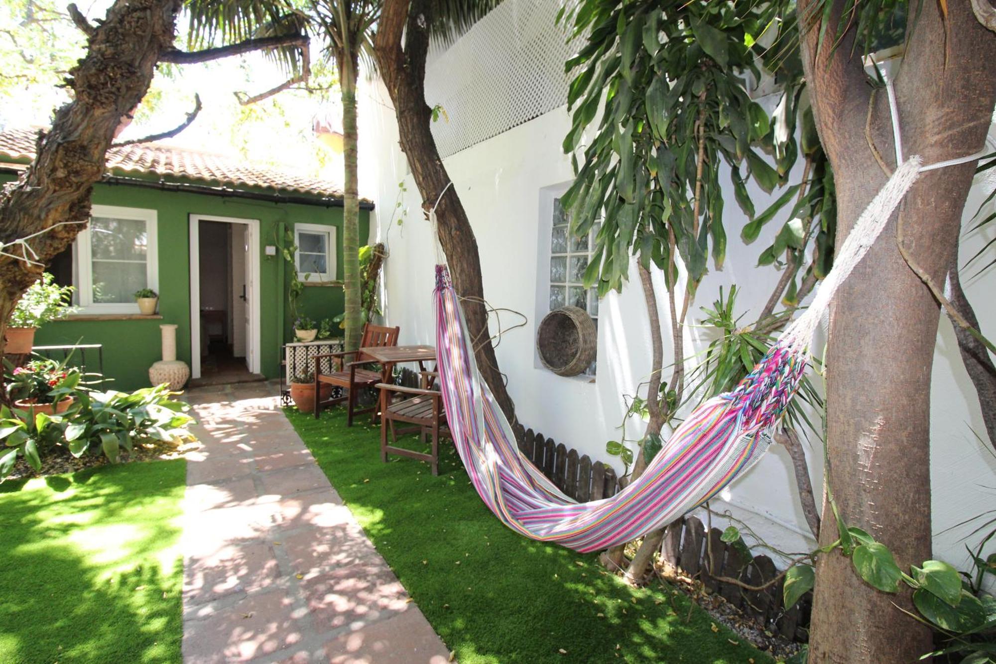 Hostal Las Acacias Málaga Eksteriør billede