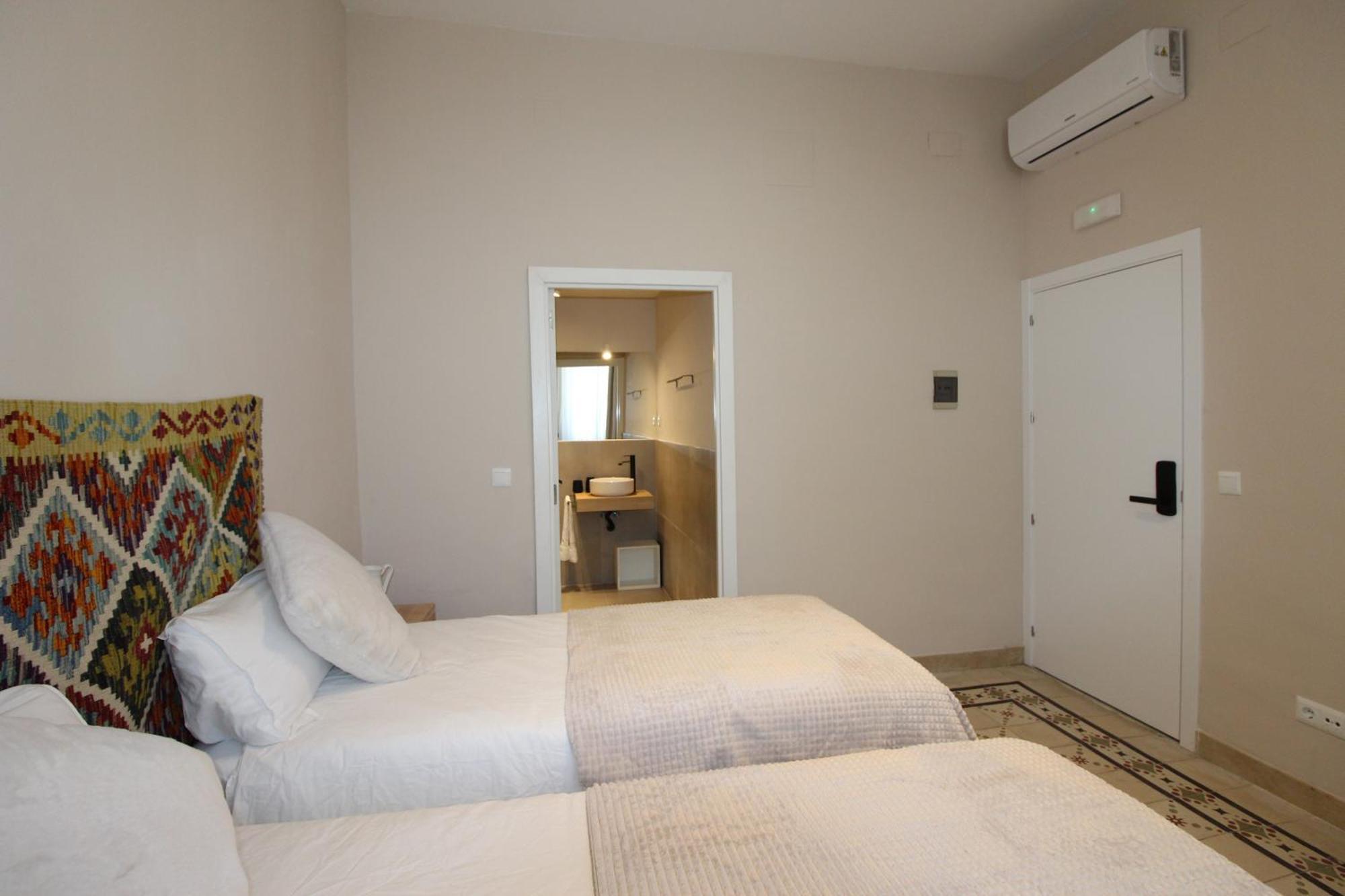 Hostal Las Acacias Málaga Eksteriør billede