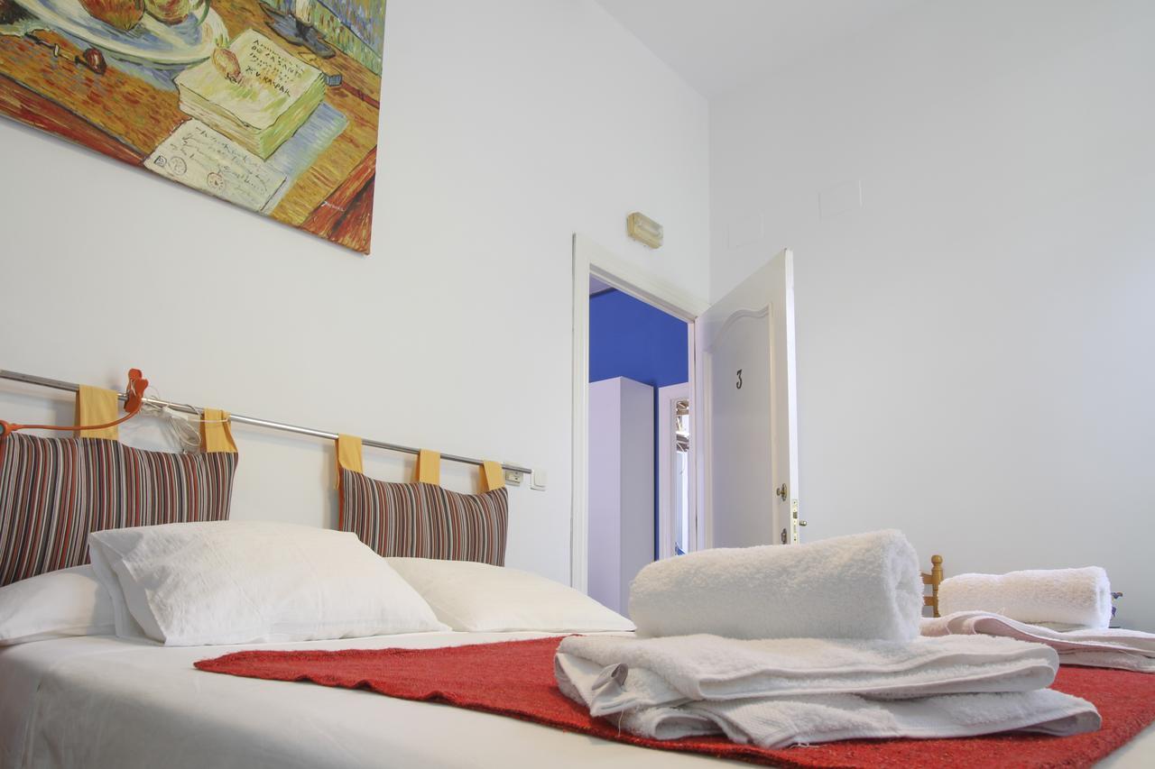 Hostal Las Acacias Málaga Eksteriør billede