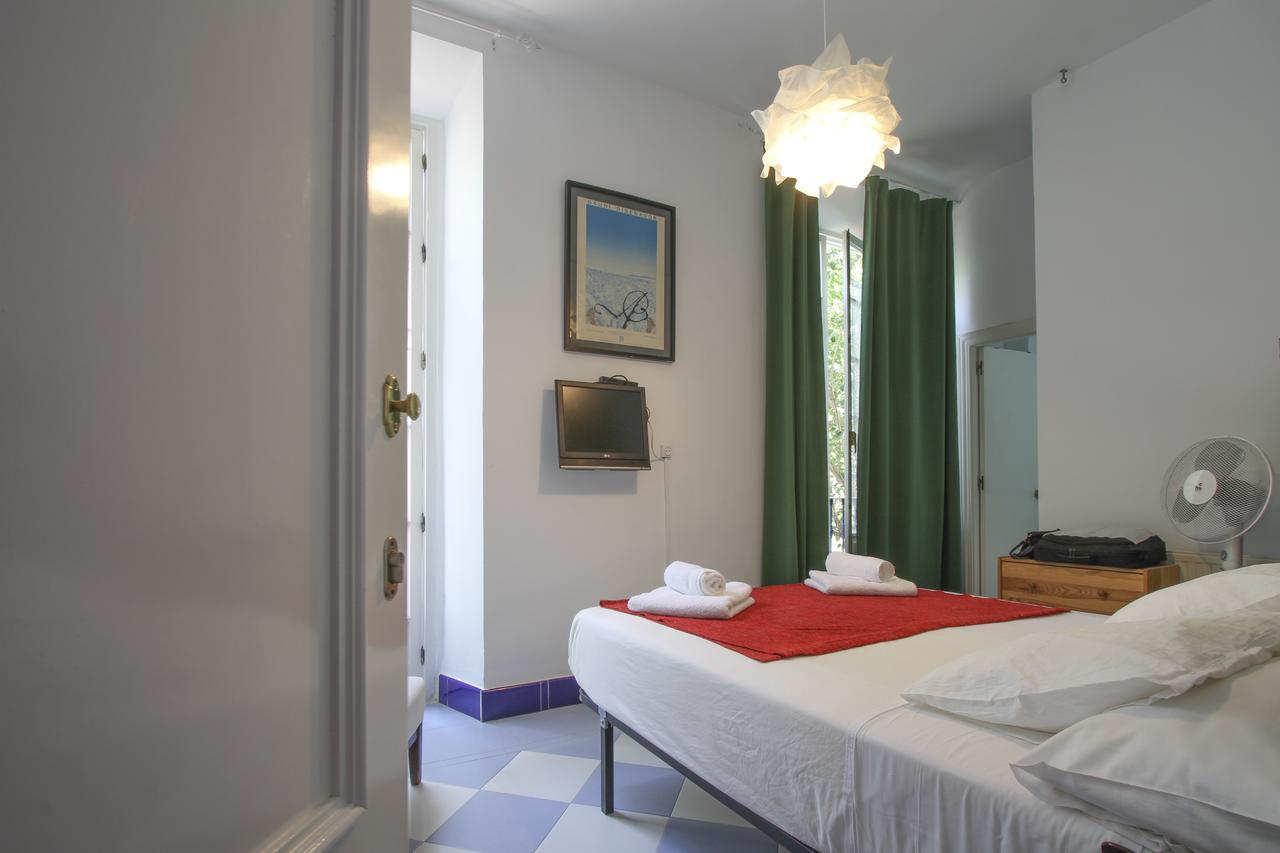 Hostal Las Acacias Málaga Eksteriør billede